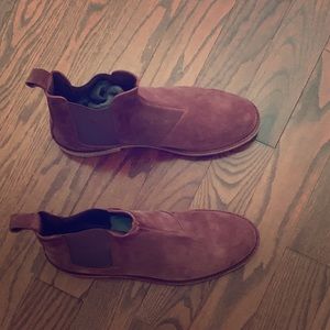 Men’s Bottega suede boots